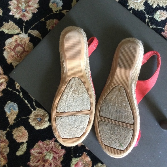 Cute Cliff’s slip on - Picture 4 of 4